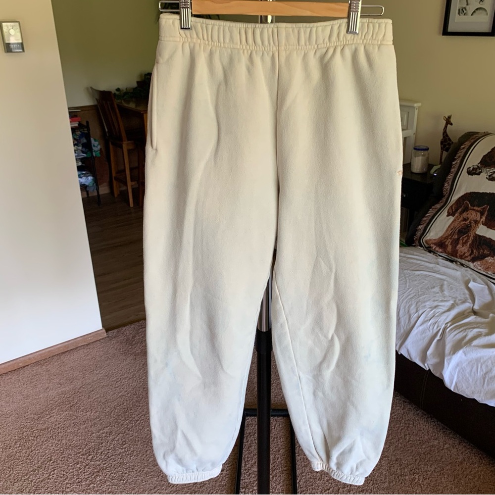 Aritzia TNA Sweatfleece Cozy Fleece Mega Fit Sweat Pants Joggers